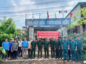 TUẦN LỄ “KHU DÂN CƯ SÁNG, XANH, SẠCH ĐẸP” CHÀO MỪNG ĐẠI HỘI ĐẠI BIỂU ĐẢNG BỘ XÃ BÌNH TÂN LẦN THỨ I, NHIỆM KỲ 2025-2030