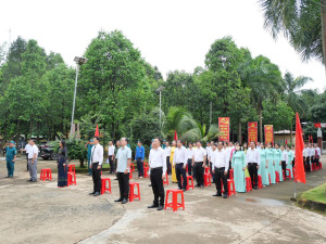 XÃ BÌNH TÂN TRANG TRỌNG TỔ CHỨC LỄ CHÀO CỜ ĐẦU THÁNG 9