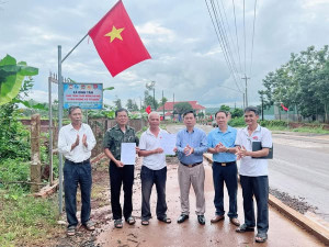 BÀN GIAO VÀ ĐƯA VÀO SỬ DỤNG CÔNG TRÌNH CHÀO MỪNG ĐẠI HỘI