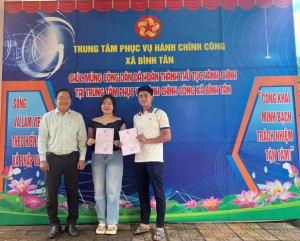 KHOẢNH KHẮC Ý NGHĨA TRONG NGÀY HẠNH PHÚC CỦA ĐÔI BẠN TRẺ