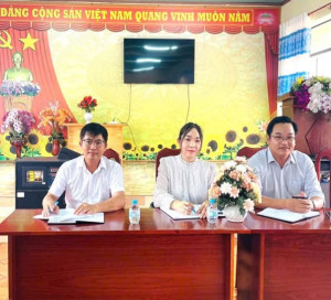 SINH HOẠT CHI BỘ TRƯỜNG TIỂU HỌC LÊ VĂN TÁM