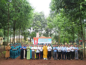 XÃ BÌNH TÂN TỔ CHỨC LỄ ĐỘNG THỔ “VƯỜN CÂY ƠN BÁC” CHÀO MỪNG ĐẠI HỘI ĐẢNG BỘ TỈNH NHIỆM KỲ 2025-2030