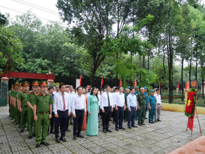 BÌNH TÂN: DÂNG HƯƠNG TƯỞNG NIỆM, TRI ÂN ANH HÙNG, LIỆT SĨ