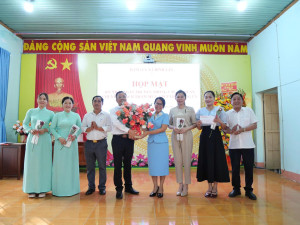 ĐẢNG ỦY XÃ BÌNH TÂN TỔ CHỨC HỌP MẶT KỶ NIỆM 95 NĂM NGÀY PHỤ NỮ VIỆT NAM (20/10/1930 – 20/10/2025