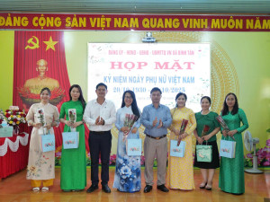 BÌNH TÂN: HỌP MẶT KỶ NIỆM 95 NĂM NGÀY THÀNH LẬP HỘI LIÊN HIỆP PHỤ NỮ VIỆT NAM (20/10/1930 – 20/10/2025) VÀ 15 NĂM NGÀY PHỤ NỮ VIỆT NAM