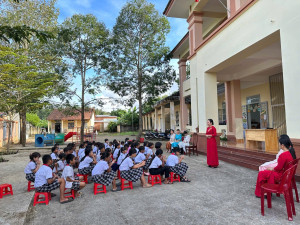 TRƯỜNG TIỂU HỌC VỪ A DÍNH TỔ CHỨC CHÀO CỜ ĐIỂM VÀ SINH HOẠT...