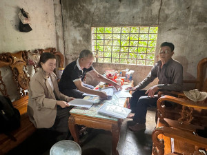 XÃ BÌNH TÂN RA QUÂN RÀ SOÁT HỘ NGHÈO, HỘ CẬN NGHÈO NĂM 2025