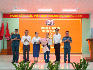 BÌNH TÂN: CHI BỘ QUÂN SỰ TỔ CHỨC LỄ KẾT NẠP ĐẢNG VIÊN MỚI