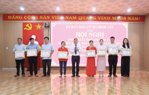 XÃ BÌNH TÂN TỔNG KẾT CÔNG TÁC BẦU CỬ, TUYÊN DƯƠNG 20 TẬP THỂ, 46 CÁ NHÂN TIÊU BIỂU