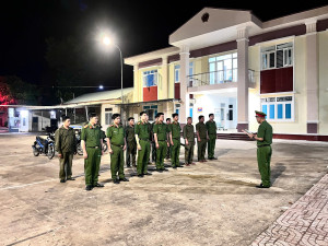 CÔNG AN XÃ BÌNH TÂN RA QUÂN TỔNG KIỂM TRA, TRUY QUÉT TỘI...