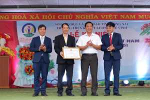 TRƯỜNG THCS & THPT LƯƠNG THẾ VINH TỔ CHỨC  LỄ KỶ NIỆM 43 NĂM NGÀY NHÀ GIÁO VIỆT NAM 20/11