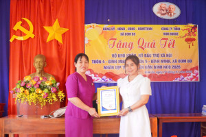 Xã Bom Bo và Công ty TNHH Đầu tư Win House trao quà Tết cho hộ khó khăn, đối tượng bảo trợ xã hội