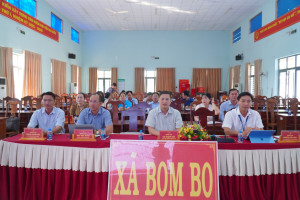 XÃ BOM BO THAM GIA SINH HOẠT CHI BỘ THÁNG 4/2026