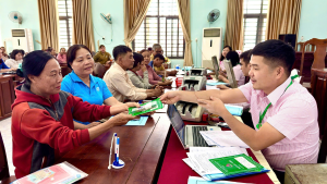 Tiếp sức cho người lao động Bom Bo từ dòng vốn địa phương