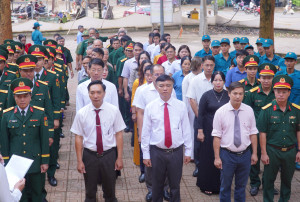 XÃ BOM BO TỔ CHỨC DÂNG HƯƠNG TẠI NHÀ BIA GHI DANH LIỆT SĨ NHÂN KỶ NIỆM 79 NĂM NGÀY THƯƠNG BINH - LIỆT SĨ