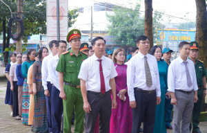Xã Bom Bo dâng hương tưởng niệm các anh hùng, liệt sĩ nhân kỷ niệm 81 năm Cách mạng Tháng Tám và Quốc khánh 2/9