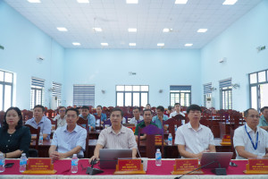 XÃ BOM BO THAM GIA HỘI NGHỊ CHUYỂN GIAO BỘ HỌC LIỆU ĐA PHƯƠNG TIỆN, LAN TỎA PHONG TRÀO “BÌNH DÂN HỌC VỤ SỐ - QUỐC HỘI SỐ”