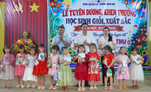 Xã Bom Bo: Lan tỏa tinh thần khuyến học, mang Trung thu ấm áp đến thiếu nhi
