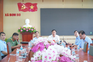 XÃ BOM BO THAM DỰ HỘI NGHỊ TRỰC TUYẾN SƠ KẾT NHIỆM VỤ PHÁT TRIỂN KINH TẾ - XÃ HỘI 9 THÁNG ĐẦU NĂM 2026