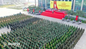 Toàn cảnh Lễ ra quân cao điểm tấn công, trấn áp tội phạm sáng 12-12 do Công an tỉnh tổ chức.