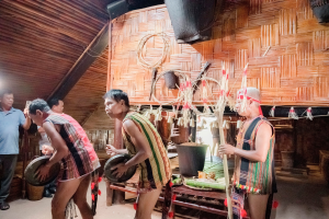 Để cồng chiêng vang mãi