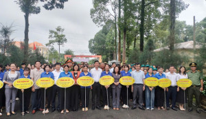Lãnh đạo và cán bộ, CNVC, Lực lượng Vũ trang, đoàn viên Thanh niên xã Bù Đăng đã sẵng sàng “ Vì nhân dân phục vụ”