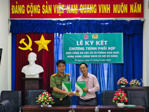 NHCSXH Bù Đăng ký kết chương trình phối hợp với Công an các xã trong việc triển khai tín dụng chính sách, hỗ trợ tái hòa nhập cộng đồng