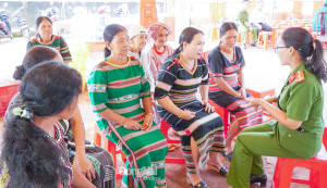 Quan tâm tuyên truyền pháp luật cho đồng bào dân tộc thiểu số