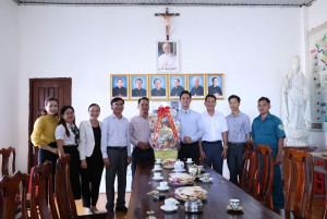 LÃNH ĐẠO XÃ BÙ GIA MẬP THĂM, CHÚC MỪNG CÁC CƠ SỞ TÔN GIÁO NHÂN DỊP LỄ GIÁNG SINH NĂM 2025