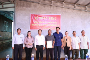 TRAO NHÀ “TÌNH THƯƠNG” CHO HỘ NGHÈO ĐỒNG BÀO DÂN TỘC THIỂU SỐ TẠI XÃ BÙ GIA MẬP