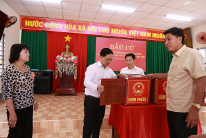 KIỂM TRA CÔNG TÁC CHUẨN BỊ BẦU CỬ TẠI XÃ BÙ GIA MẬP