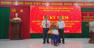 ĐẢNG BỘ XÃ BÙ GIA MẬP TRANG TRỌNG TỔ CHỨC LỄ KỶ NIỆM 136 NĂM NGÀY SINH CHỦ TỊCH HỒ CHÍ MINH VÀ TRAO TẶNG HUY HIỆU ĐẢNG ĐỢT 19/5