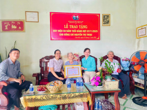 trao HH 50 đc THOAI