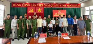 CONG AN XA CAM MY RA MAT MO HINH CON NUOI CONG XA