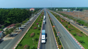 XA CAM MY PHAT HUY LOI THE SAU SAT NHAP, HUONG DEN VUNG NONG NGHIEP BEN VUNG (2)