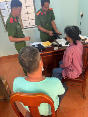 CONG AN XA CAM MY PHOI CUU CU BA 72 TUOI KHOI BAY LUA DAO QUA QUOC TE