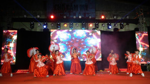 LIEN HOAN NHOM NHAY HIEN DAI XA CAM MY NAM 2026 (2)