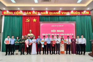 Xã Cẩm Mỹ tổ chức lễ công bố các quyết định