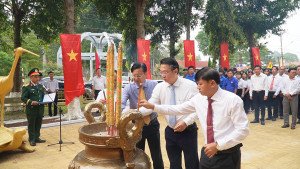 80 TAN BINH XA CAM MY TO CHUC LE VIENG DEN THO LIET SI TRUOC NGAY HOI TONG QUAN NAM 2026(A C lấy file này dùm E)