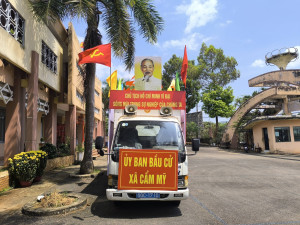 XA CAM MY DAY MANH CONG TAC TUYEN TRUYEN BAU CU (2)