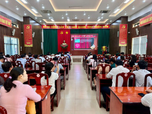 Đảng ủy Cẩm Mỹ học tập và làm theo tư tưởng, đạo đức, phong...