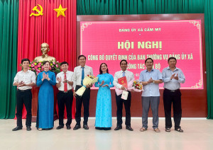 Hội nghị công bố quyết định của Ban Thường vụ Đảng ủy xã  về công tác cán bộ