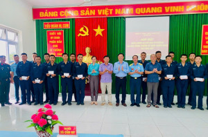 Xã Cẩm Mỹ thăm, động viên chiến sĩ mới