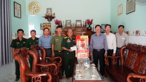 XA CAM MY THAM TANG QUA GIA DINH CHINH SACH NHAN DIP 30 4
