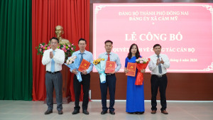 CAM MY CONG BO VA TRAO QUYET DINH VE CONG TAC CAN BO (2)