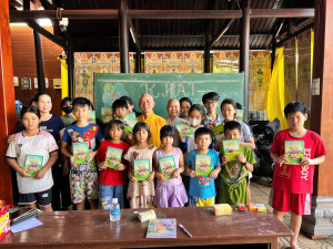 CHUA HOANG MAI DAY HE MIEN PHI CHO CAC EM HOC SINH
