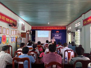 Trung tâm Dịch vụ tổng hợp xã Cẩm Mỹ tổ chức các lớp tập huấn chăm sóc cây sầu riêng cho nông dân trên địa bàn