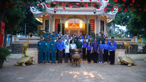 Tuổi trẻ Cẩm Mỹ tổ chức Lễ thắp nến tri ân các Anh hùng liệt...