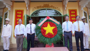 XA CAM MY TO CHUC LE VIENG DEN TUONG NIEM CAC ANH HUNG LIET SI (1)