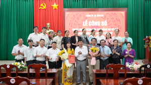 DANG UY XA CAM MY CONG BO QUYET DINH THANH LAP CAC TO CHUC CO SO DANG TRUC THUOC (2)